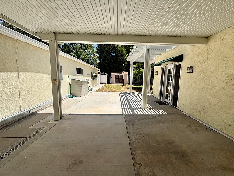 4550 Murietta Ave — Photo 23
