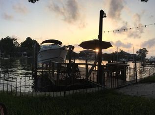 1921 Arrowhead Dr NE, Saint Petersburg, FL 33703