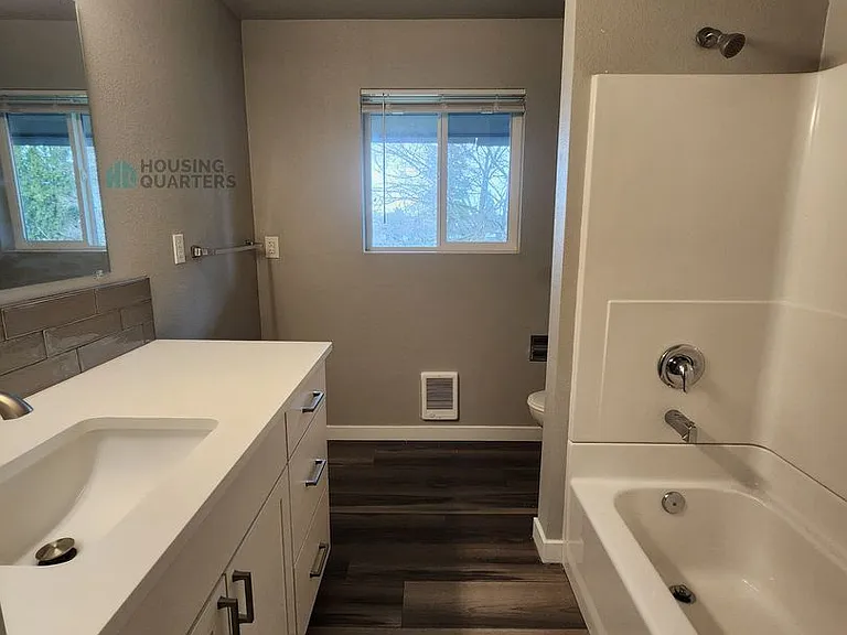 12421 E Riverside Ave — Photo 8