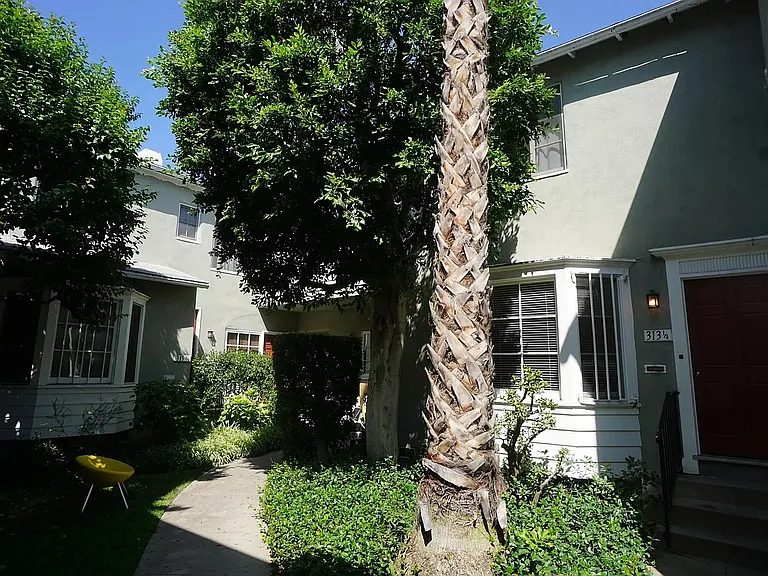 313 S Cochran Ave #1/4 — Photo 9