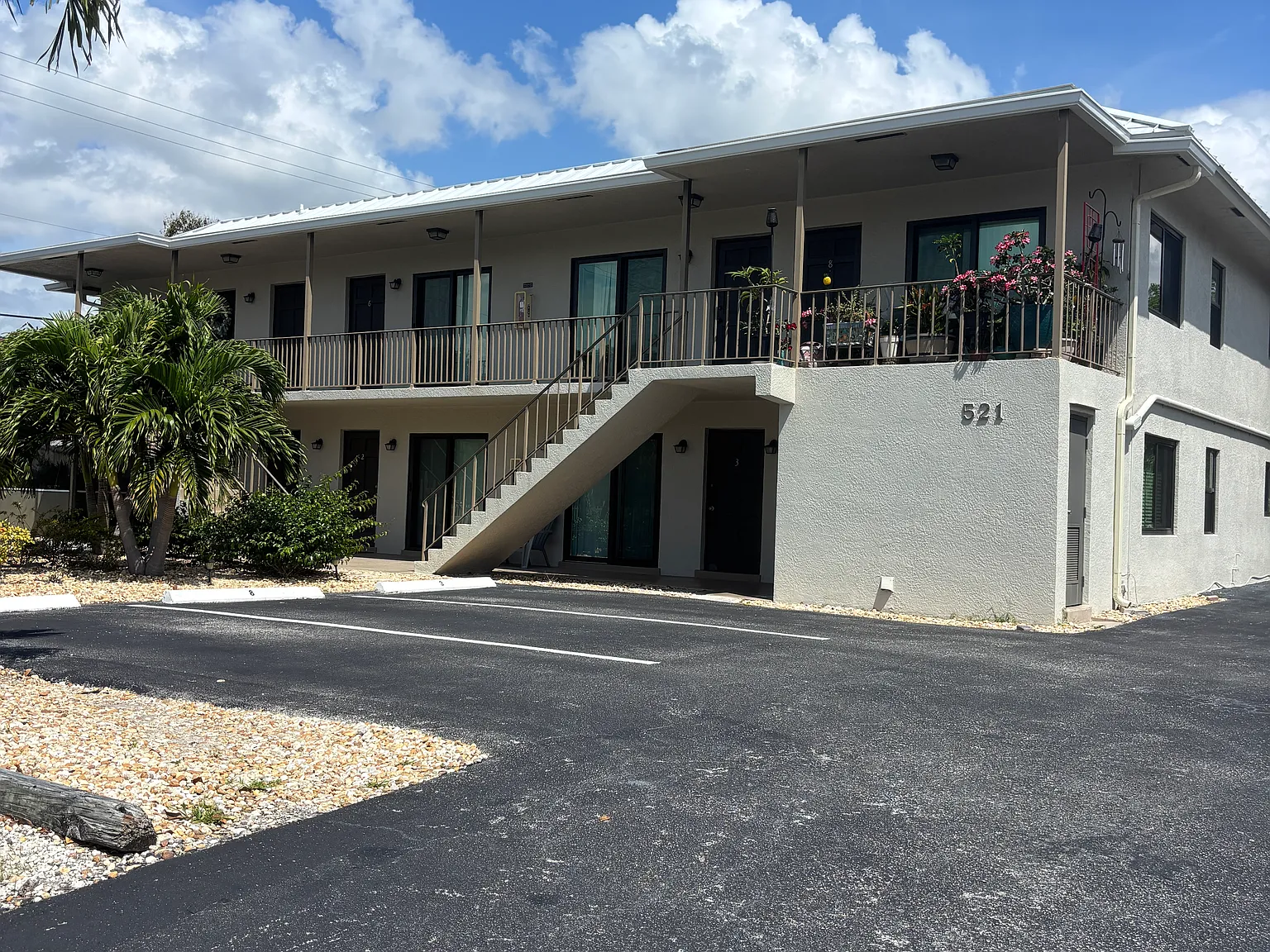 1 bed, 700 sqft, $1,850 — Photo 2
