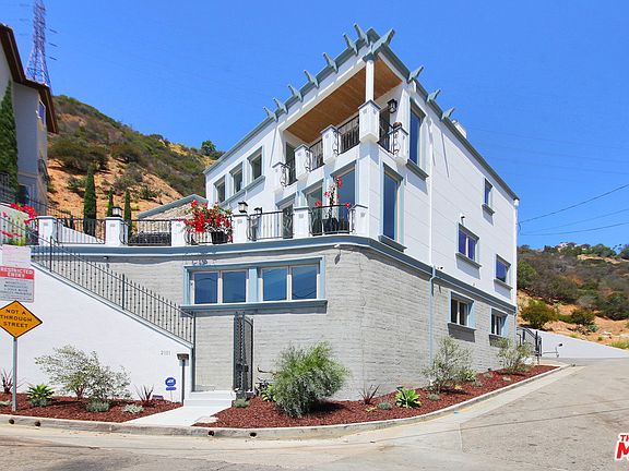 3rd image of 2101 Wattles Dr