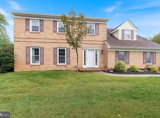 5175 Meadowview Dr, Macungie, PA 18062