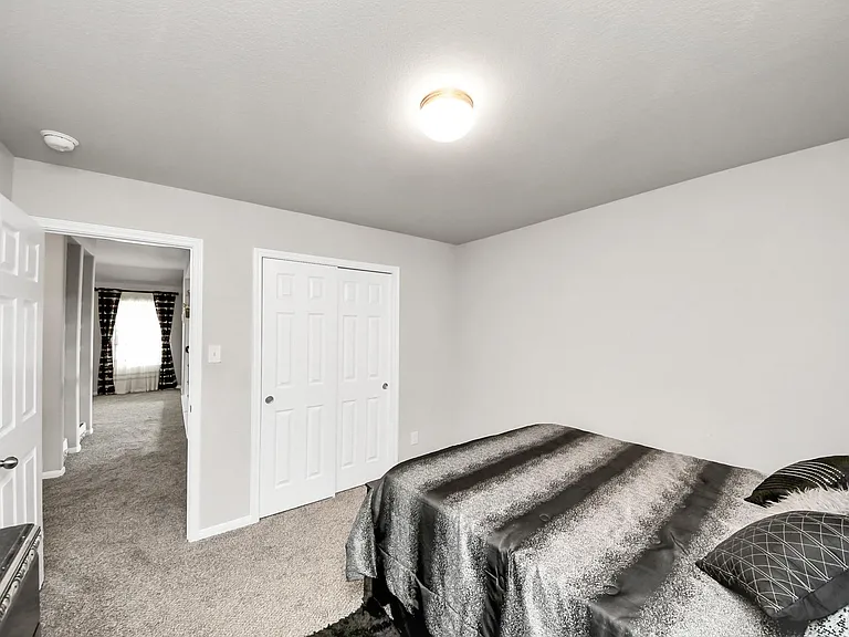 2918 Silverhorn Ln — Photo 38