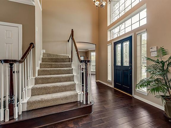5th image of 108 Belmont Place Cir