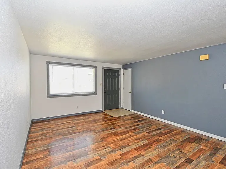10005 Sagewood Dr — Photo 4