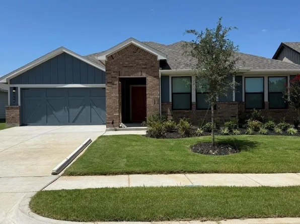 1756 River Bend Rd, Burleson, TX 76028
