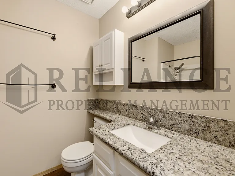 516 N Lakeside Dr — Photo 35
