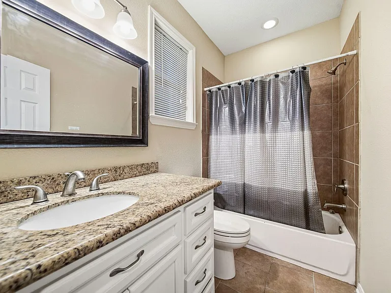 5303 Avenue J — Photo 10