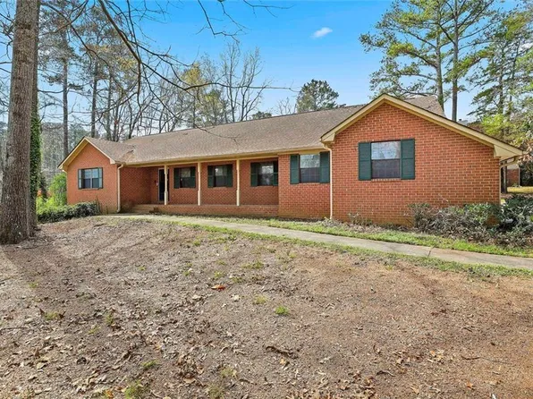 195 Deer Forest Trl, Fayetteville, GA 30214