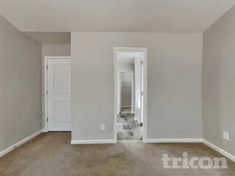 129 Ridgemoore Ct — Photo 9