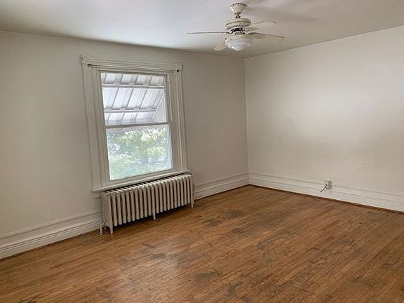 2nd image of 2655 Elm St #A