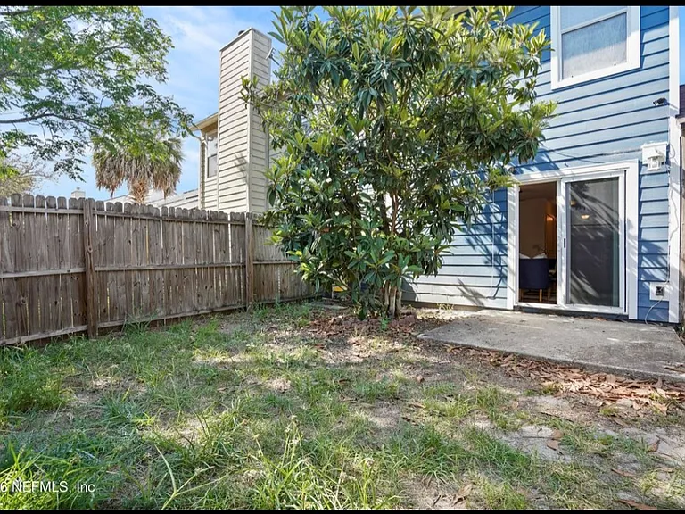 12054 Cobblewood Ln N — Photo 14