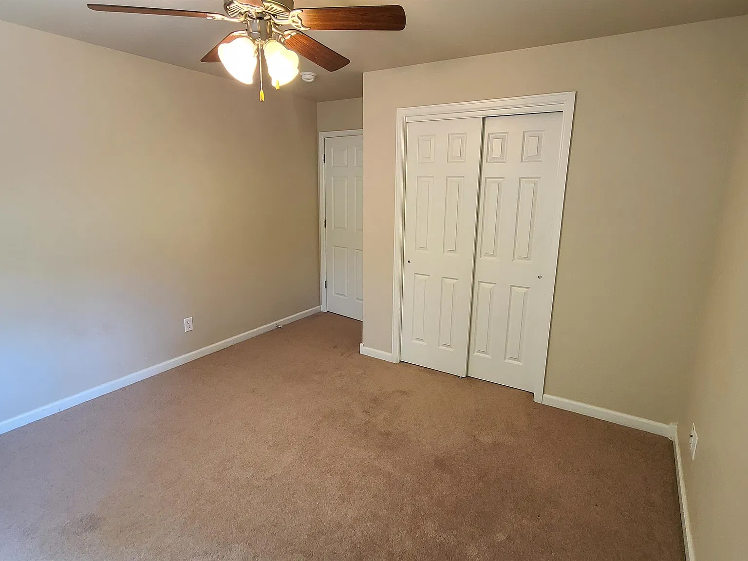 807 Montclair Drive - 1 — Photo 2
