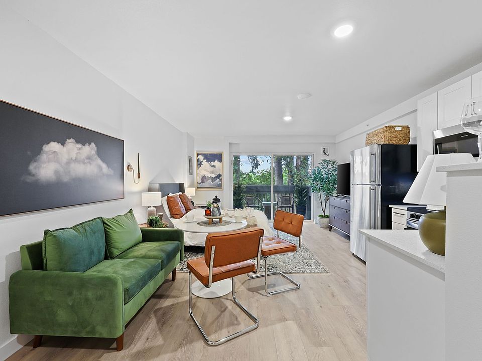 1st image of 2402 Lakeridge Way SW #B-202