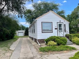 518 W 1st St, Redfield, SD 57469