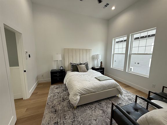 4th image of 629 N Tyler St #101-108