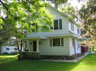 106 Lynx Ln, Iron River, MI 49935
