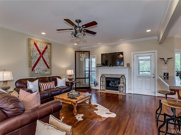 4th image of 10816 Logan Club Dr
