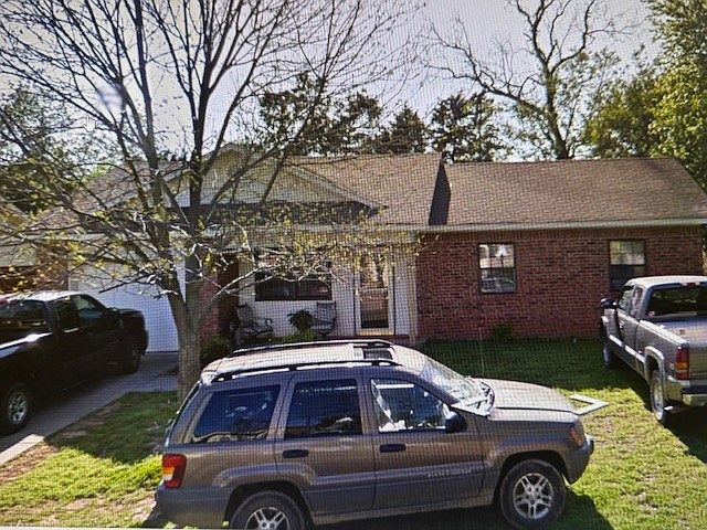 1st image of 1305 N Oswego Ave