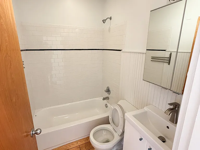 1722 Main St #2 — Photo 9