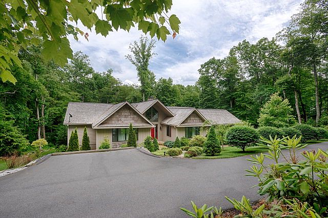 1st image of 619 Rock Ledge Ln