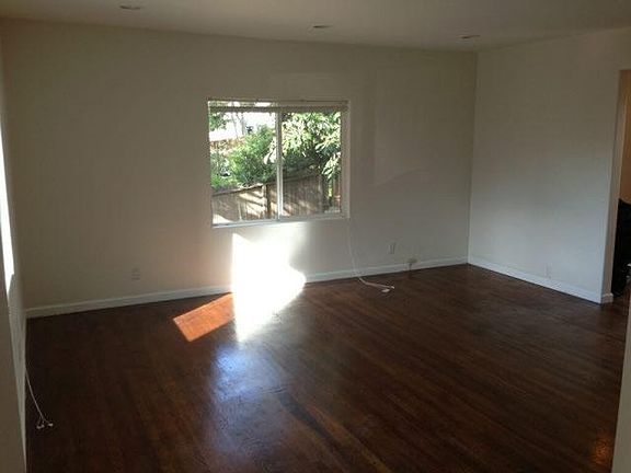 4th image of 214 Benson Ave