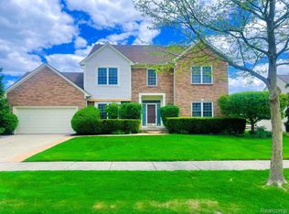 3616 Euclid Dr, Troy, MI 48083