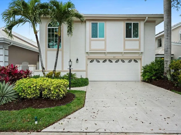 223 W Canterbury Drive W, Palm Beach Gardens, FL 33418