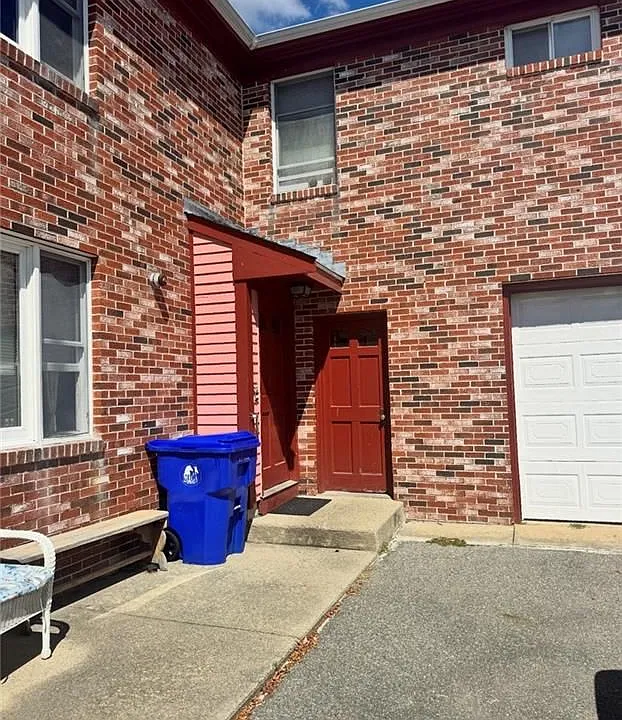 272 Child St #2