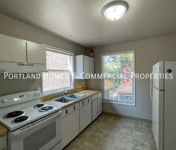2456 NW Vaughn St #4 — Photo 3