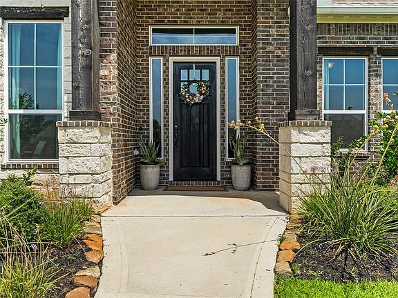 5th image of 19011 Grandview Ln