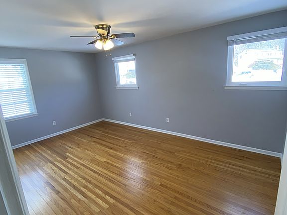 5th image of 15 Woodsman Dr