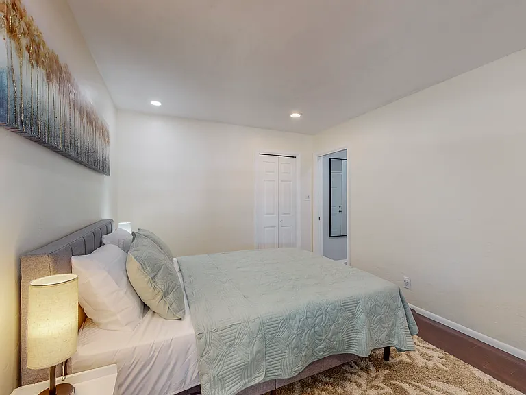 2810 Carolina St NE — Photo 10