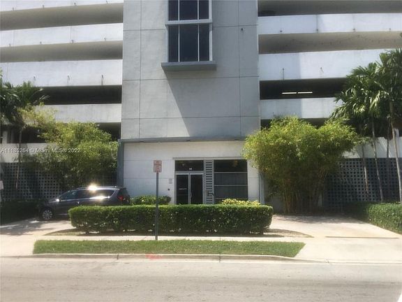 2nd image of 36 NW 6th Ave APT 808