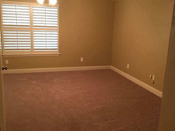 2nd image of 27 Ramblewood Dr