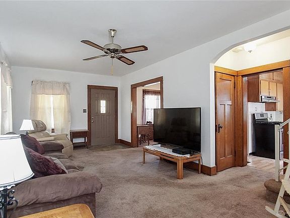 5th image of 24 N Sperling Ave