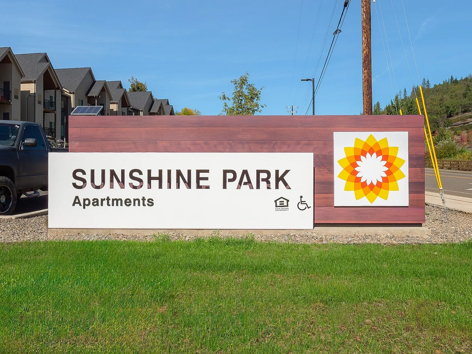 Sunshine Park Apartments — Photo 1