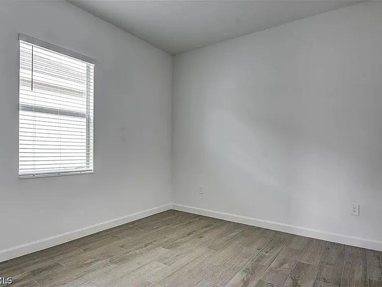 7796 Lakes Edge Ln — Photo 23