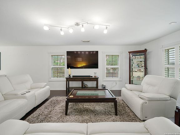 3rd image of 15438 CANTEEN CREEK DR