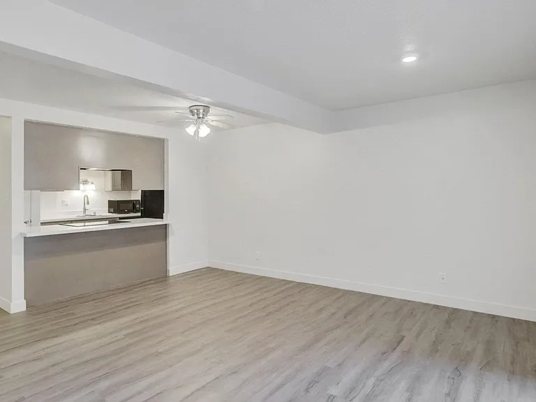 1524 Matheson Rd — Photo 5