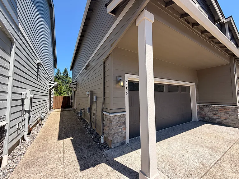 4300 S Laughing Water Cir — Photo 2