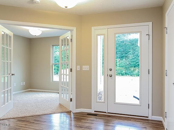 2nd image of 930 N Sandalwood Cir #27