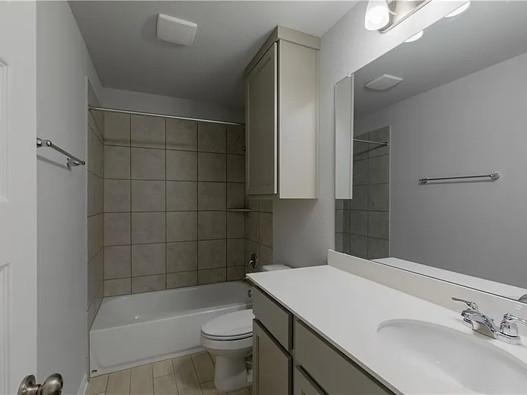 2020 Pecan Island Dr — Photo 9