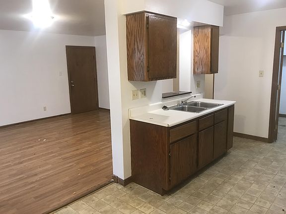 4th image of 204 W Hayden St #1