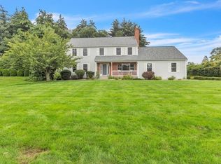 5 Heritage Cir, East Longmeadow, MA 01028