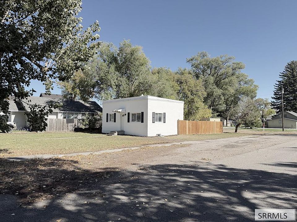 1st image of 820 N Shilling Ave