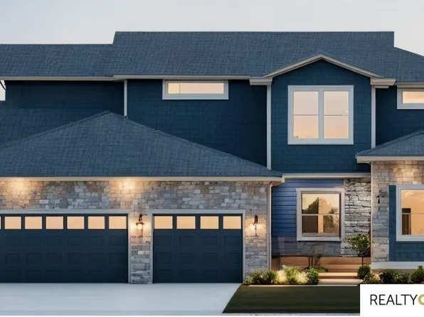 5118 Pinehil Rd, Bellevue, NE 68133