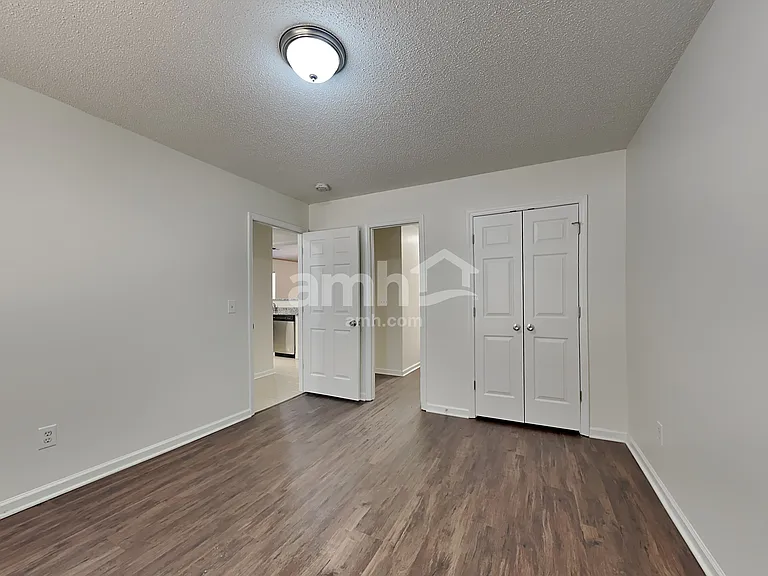 5500 Regent Village Dr — Photo 13