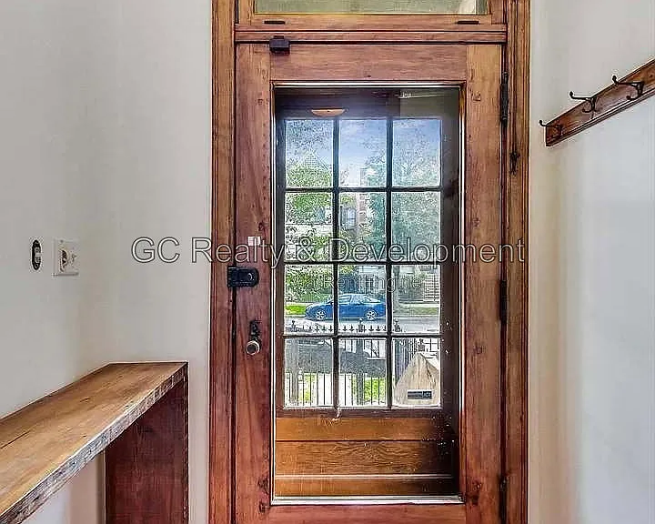 4936 S Saint Lawrence Ave — Photo 6